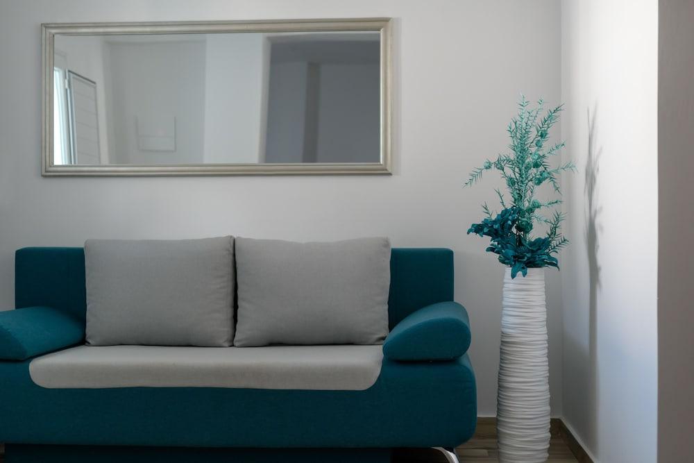 Oasis Suites Fira Тира Экстерьер фото
