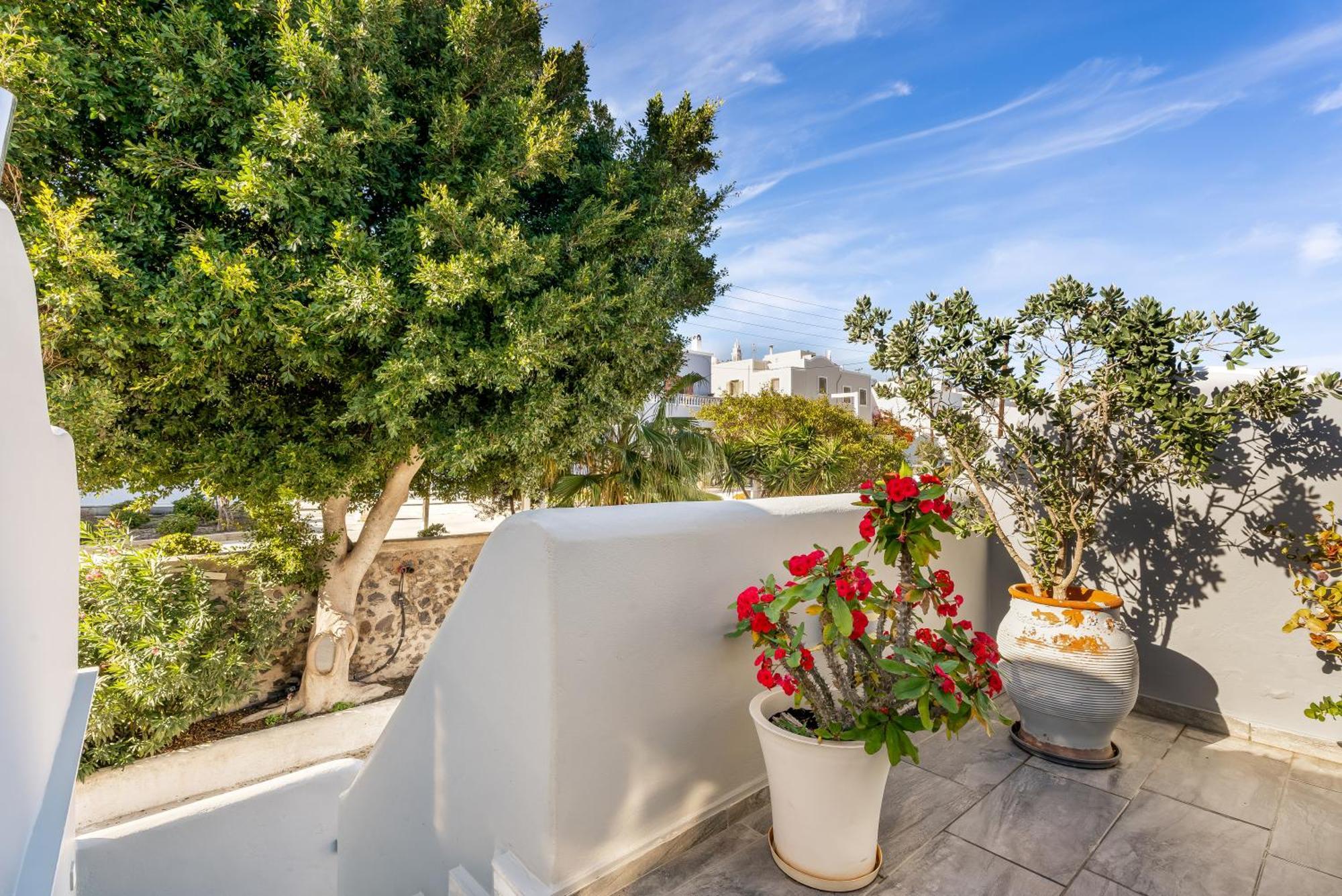 Oasis Suites Fira Тира Экстерьер фото