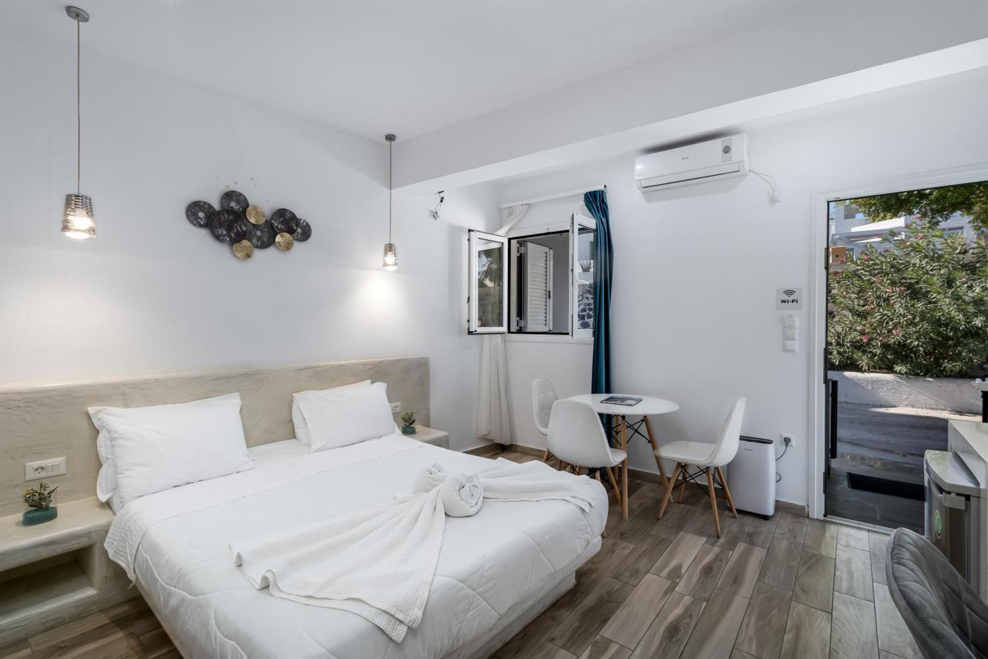 Oasis Suites Fira Тира Экстерьер фото